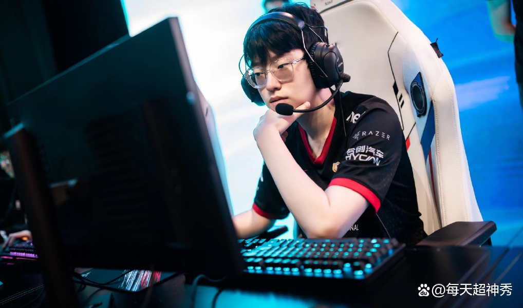 BB体育-Scout在塞尔维亚队比赛中关键助攻，高光表现引发热议！的简单介绍