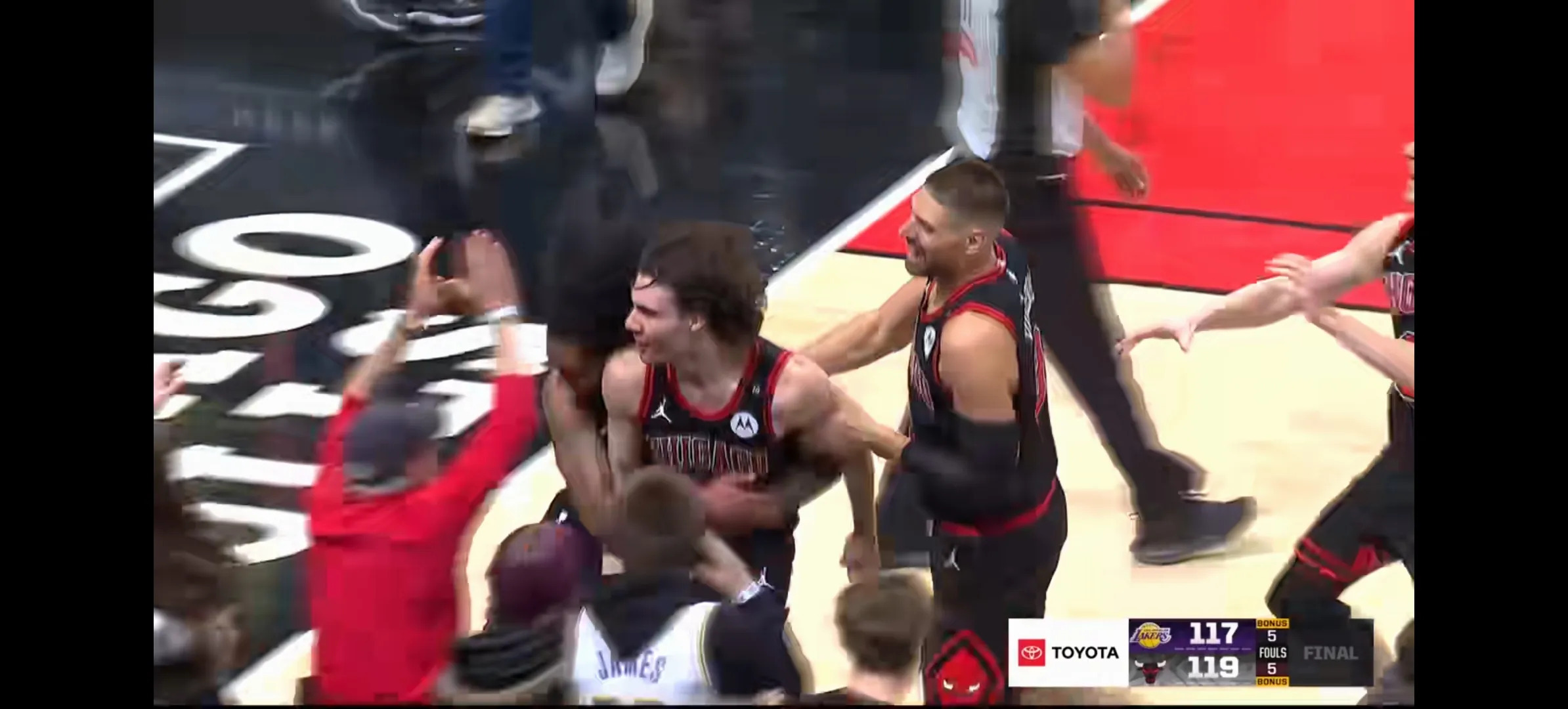 贝博- 莱万多夫斯基肌肉 